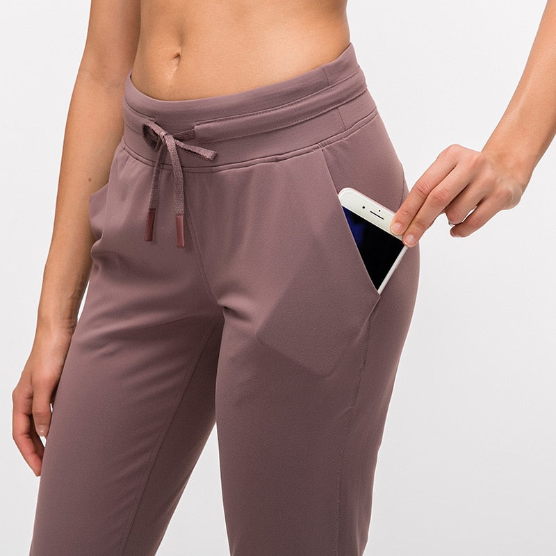 Damen-Jogginghose mit Taschen – weich und elastisch – Bild 3 von 11