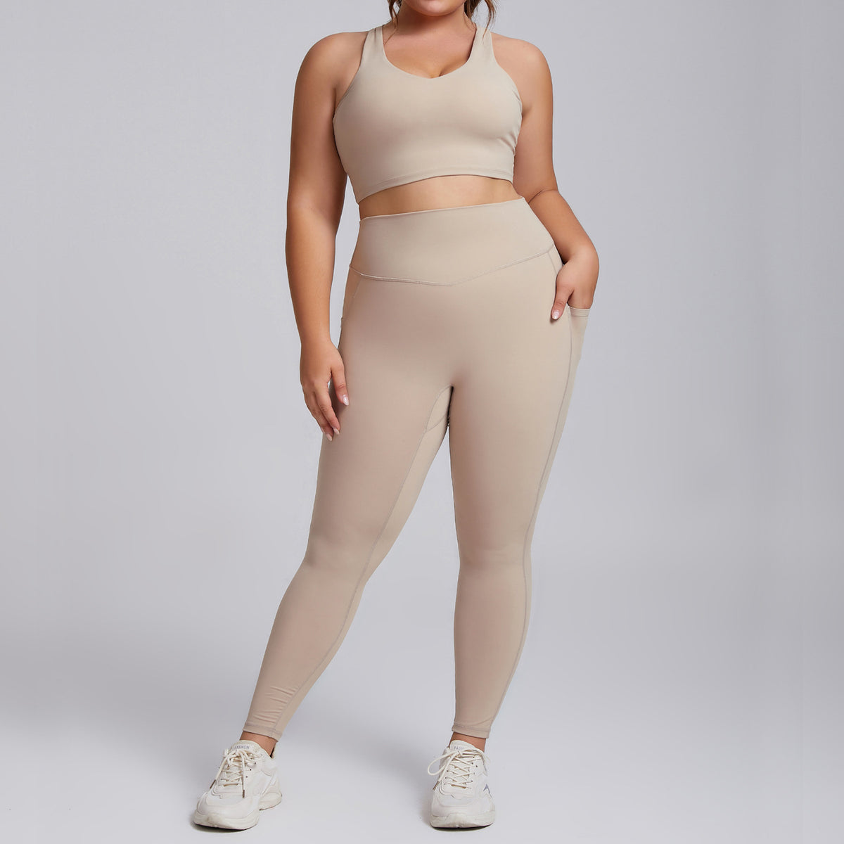 Completo Yoga Donna Due Pezzi – Tessuto Premium – Completo top + pantaloni – beige
