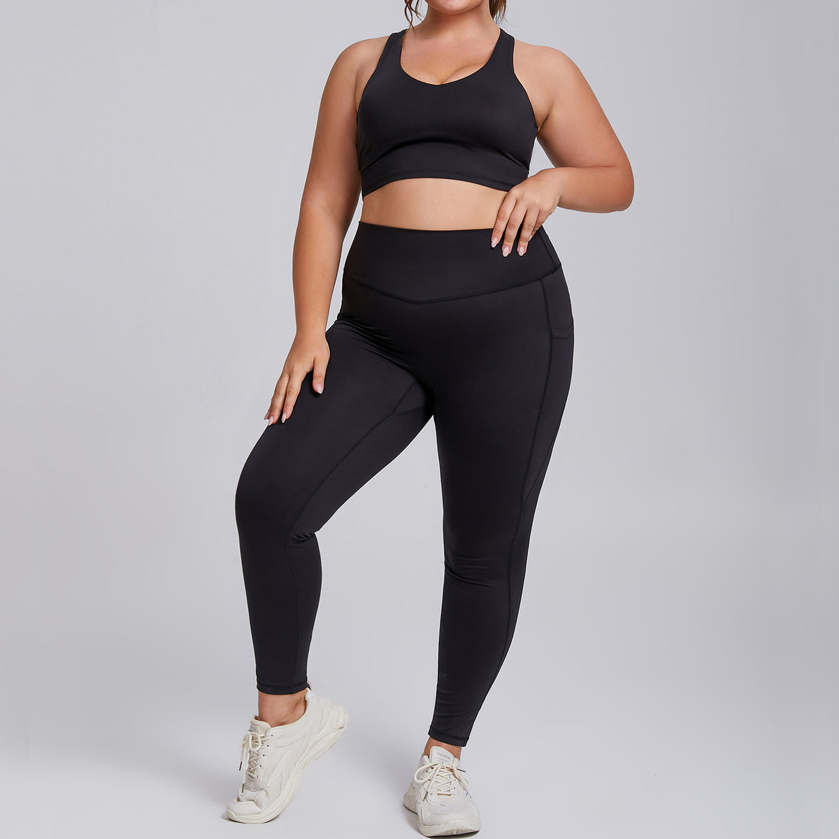 Completo Yoga Donna Due Pezzi – Tessuto Premium – Completo top + pantaloni – nero